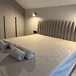 Ramu Ramu - Two-bedroom With Pool & Jacuzzi *