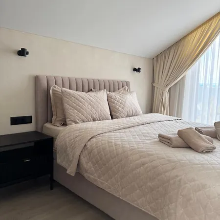 Ramu Ramu - Two-bedroom With Pool & Jacuzzi
