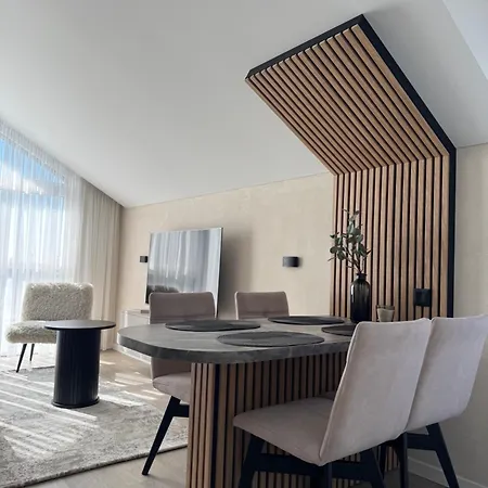 Ramu Ramu - Two-bedroom With Pool & Jacuzzi Apartment *