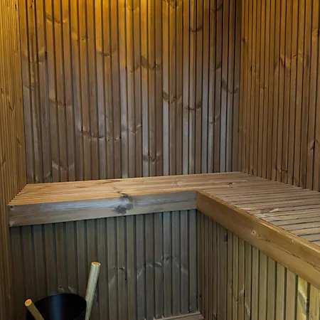Ramu Ramu - Two-bedroom With Pool & Jacuzzi Apartment