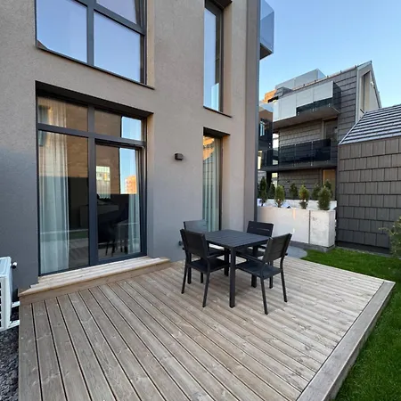 Ramu Ramu - Two-bedroom With Pool & Jacuzzi