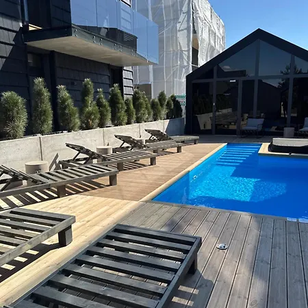 Ramu Ramu - Two-bedroom With Pool & Jacuzzi *